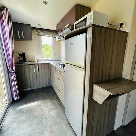 Cristal D'opale مكان تخييم